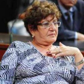 Carro oficial da deputada Maria Del Carmen é roubado