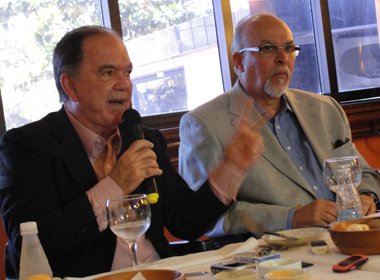 'Minha meta é ganhar no primeiro turno', diz Leão