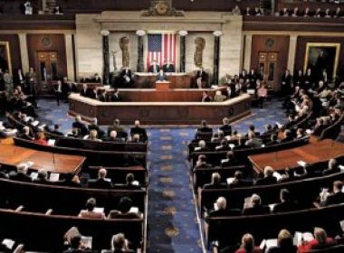 Senadores americanos mudam de lado após manifestação de sites contra lei antipirataria