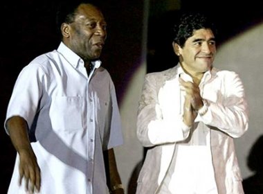 Maradona diz que Pelé parece 'boneco de controle remoto'