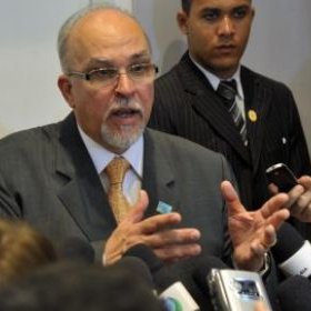 Negromonte privilegiou cidade em que sua mulher é prefeita, diz jornal