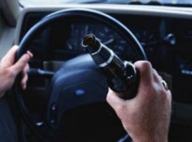 Motoristas alcoolizados trafegam livremente pela capital baiana