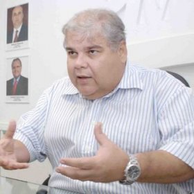 Lúcio rebate Penedo e diz que deputado tem 'postura camaleônica'