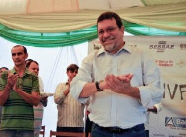 Ministro Afonso Florence participa de Festival do Umbu em Uauá
