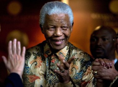 Mandela recebe alta após ser submetido a uma laparoscopia 