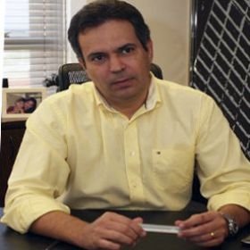 Félix Júnior entra com emenda que limita número de deputados federais