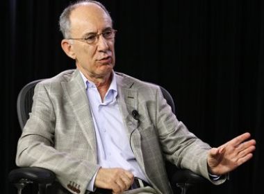 Dilma teria o apoio de Serra contra Aécio em 2014, diz Kassab ao PT
