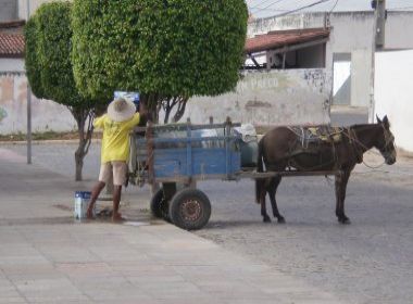 Sem água há 45 dias, moradores de Santaluz pagam R$ 30 por tonel
