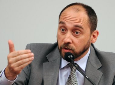 Ministro diz que AGU pode recuperar valores desviados por Cachoeira