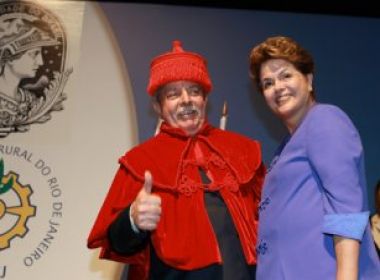 Lula recebe título de doutor ao lado da presidente Dilma no Rio de Janeiro