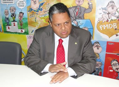 Deputado explica por que não assinou requerimento original de CPI do caso Cachoeira