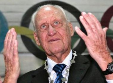 Após dois meses internado, João Havelange recebe alta do hospital