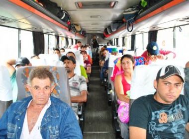 Ônibus com lavradores são detidos na BR-116 sob suspeita de trabalho escravo