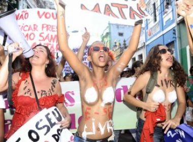 Dois de Julho: Marcha das Vadias reclama da violência contra mulher e da homofobia