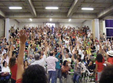 Professores da Ufba decidem pela continuidade da greve