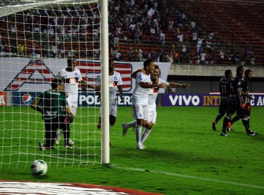 Bahia vence de virada e se afasta de vez do Z4