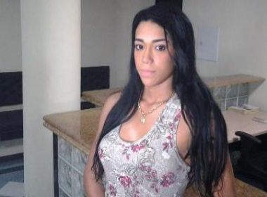 Adriele nega ser garota de programa e dispara: ‘Infelizmente, eu não tenho o dinheiro que Souza tem para comprar testemunhas’