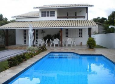 Oportunidade de casa com 4 quartos em Guarajuba