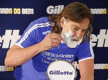 Sem barba graças à ação de marca de barbeadores, José de Abreu enterra o personagem Nilo