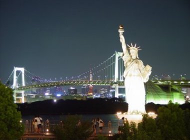 Eletricidade começa a ser restabelecida em Nova York