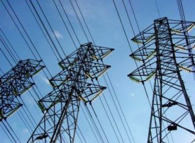Após seguidos apagões,  governo fiscalizará sistemas de transmissão de energia no país
