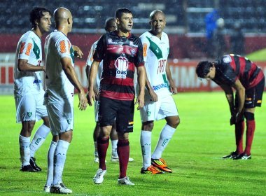 William pede tranquilidade ao time: 'Vamos acabar matando o torcedor'