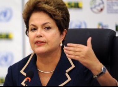 Governo premiará alfabetizadores com melhores resultados, anuncia Dilma