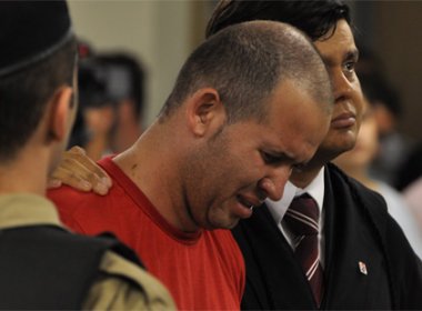 Macarrão chora ao ser condenado a 15 anos de prisão por morte de Eliza Samudio; ex-namorada de Bruno também é condenada