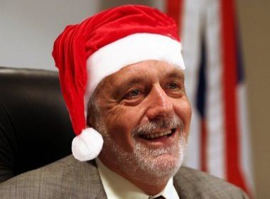 Jaques Wagner destaca projetos sociais em mensagem de final de ano