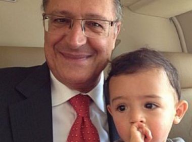 Alckmin é alvo de críticas por usar helicóptero oficial para voo familiar