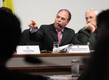  Rio São Francisco: Transposição deve ser concluída em 2015, diz ministro em audiência no Senado