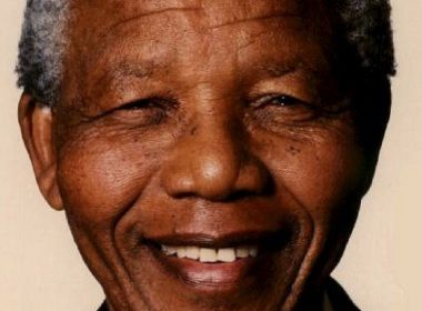 Estado de saúde de Mandela apresenta melhoras