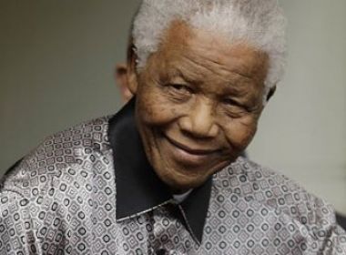 Mandela reage bem a tratamento, mas deve passar Natal internado