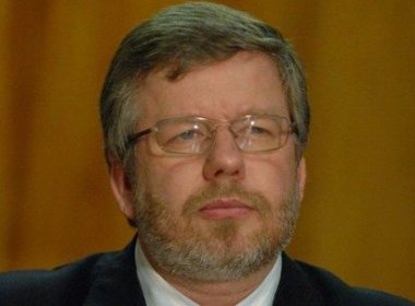 Presidente da Câmara elogia decisão de Barbosa e nega crise entre Legislativo e Judiciário