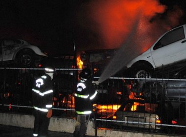 Conquista: Incêndio destrói dezenas de veículos em pátio policial
