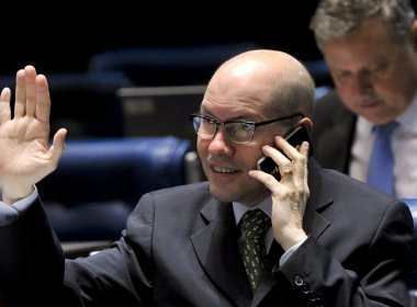 Demóstenes Torres leva prêmio de político mais corrupto de 2012; Lula fica em segundo