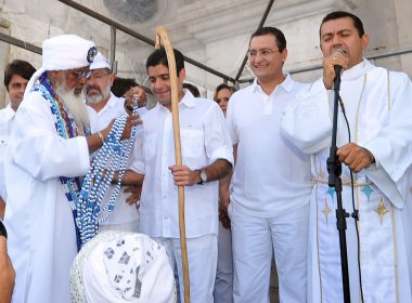 Bonfim: Chegada de ACM Neto atrasa culto ecumênico