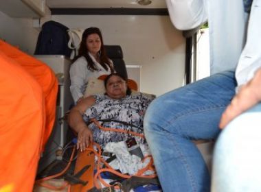 Bombeiros transportam mulher com obesidade mórbida em Canabrava