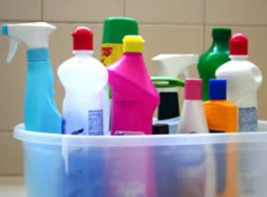 Produtos de limpeza podem causar asma em adultos, diz estudo