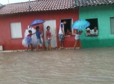 Itaquara: Chuva provoca rompimento de barragem; água invadiu cidade