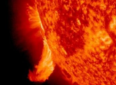 Terra pode ser atingida por supertempestade solar em 2013