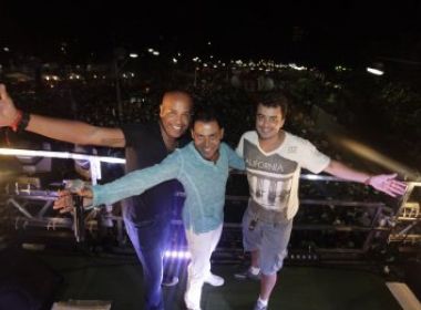 Pablo recebe Rick e Renner em cima do trio