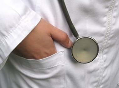 Governo estuda mudar validação de diploma de Medicina obtido no exterior