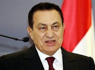 Mubarak terá novo julgamento no Egito em 13 de abril