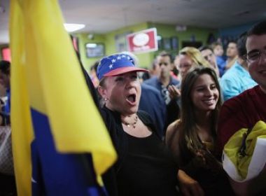 Na Flórida, venezuelanos comemoram morte de Hugo Chávez