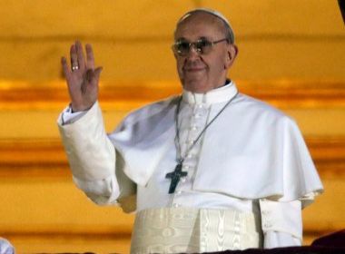 'Fora' motivou entrada do papa na Igreja, diz ex-namorada