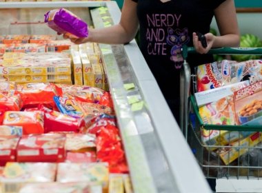 Crianças vão para a UTI após levarem choque em gôndola de supermercado