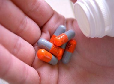 Ministro da Saúde anuncia medidas para acelerar registros de medicamentos