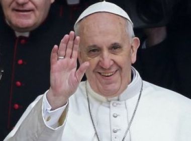 Papa cria grupo de cardeais para estudar reforma da Igreja