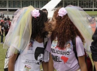Feliciano: Grupo faz beijaço e jovens são detidos após invasão à Câmara